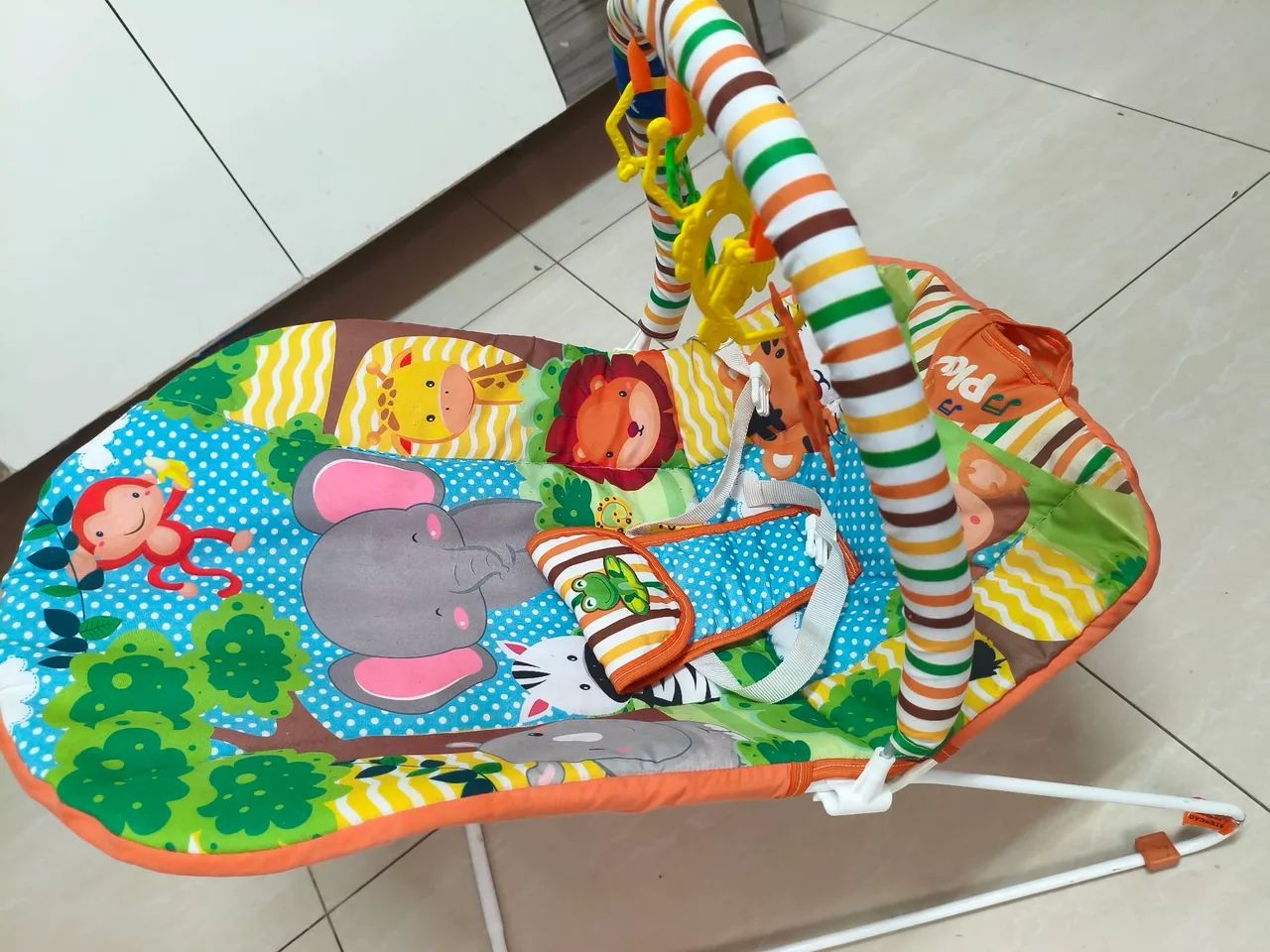 Balanço Infantil com Arco de Brinquedos - Foto 2