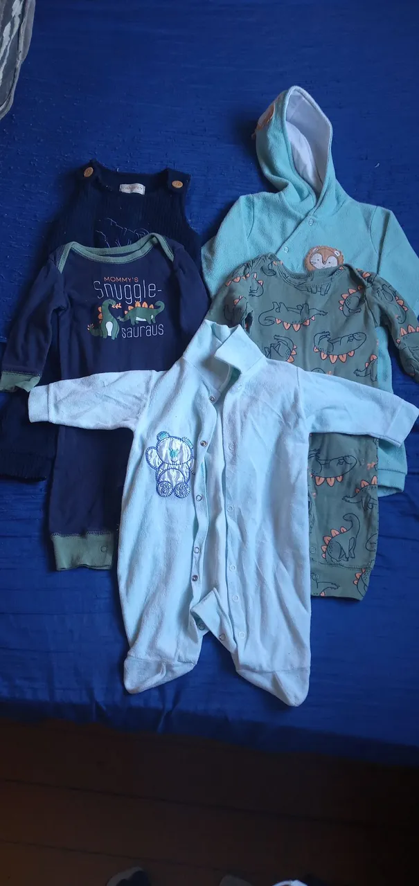 Conjunto com 25 peças de Roupas para Bebê - Menino