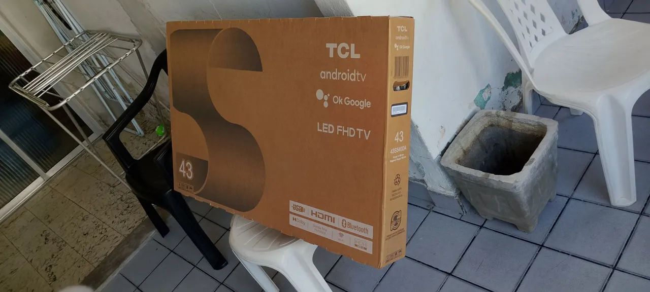 TV TCL 43 polegadas LED FHD Smart Android TV nova na caixa  - Foto 2