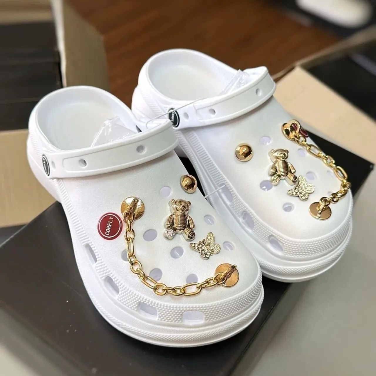 Babuche Plataforma Com Botons Atacado e Varejo Calçados São