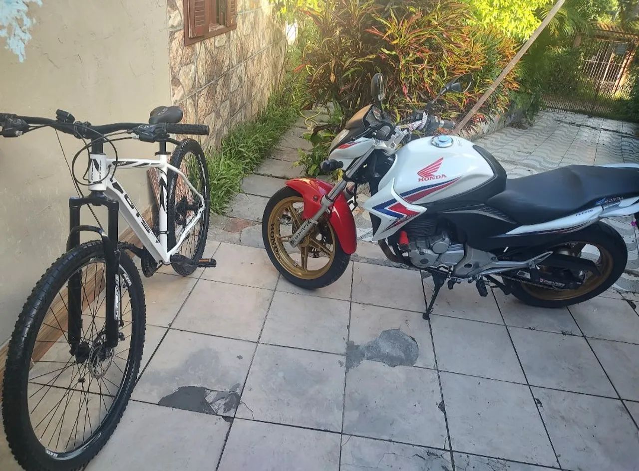 Cb 300r 2015 Hollywood único dono bem cuidada  - Foto 2