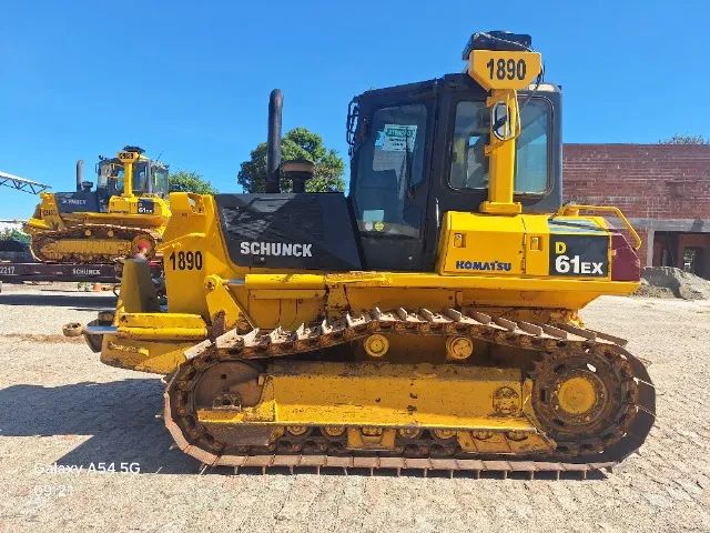 Trator de Esteira Komatsu D61EX-15EO ano 2011  - Foto 2