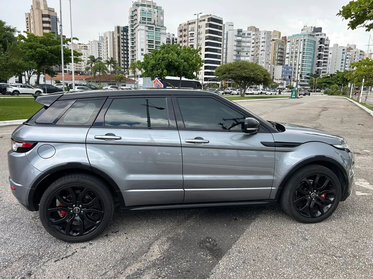 Evoque Dynamic 2013 a mais completa com teto