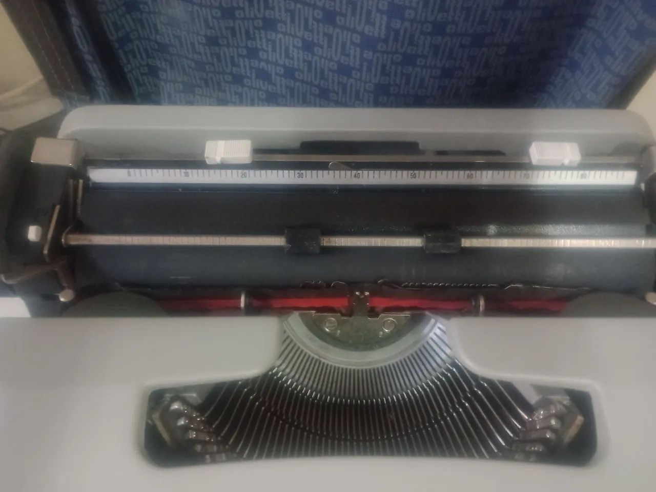 Máquina de escrever antiga olivette college - Foto 3
