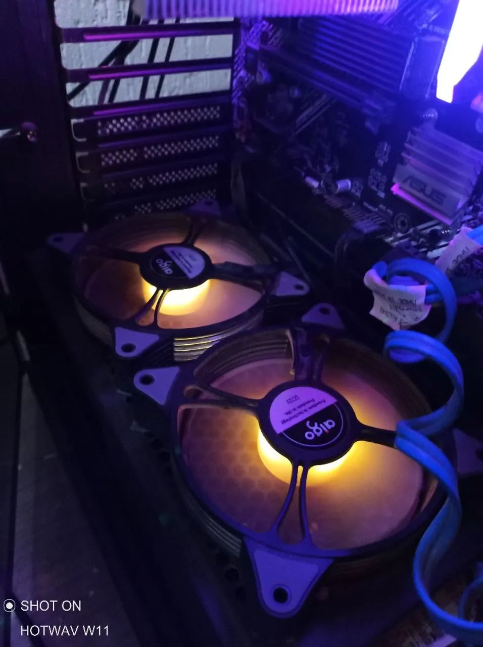 Conjunto de 5 Fans Aigo totalmente funcionando.