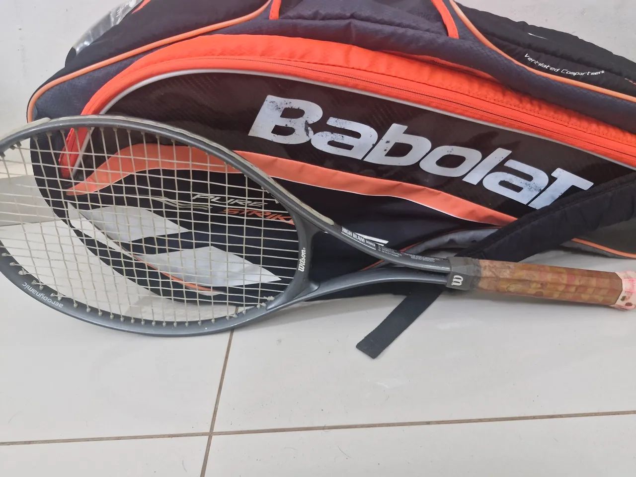 Raqueteira Babolat Pure Strike + raquete de tênis Wilson Advantage 95 - Foto 4