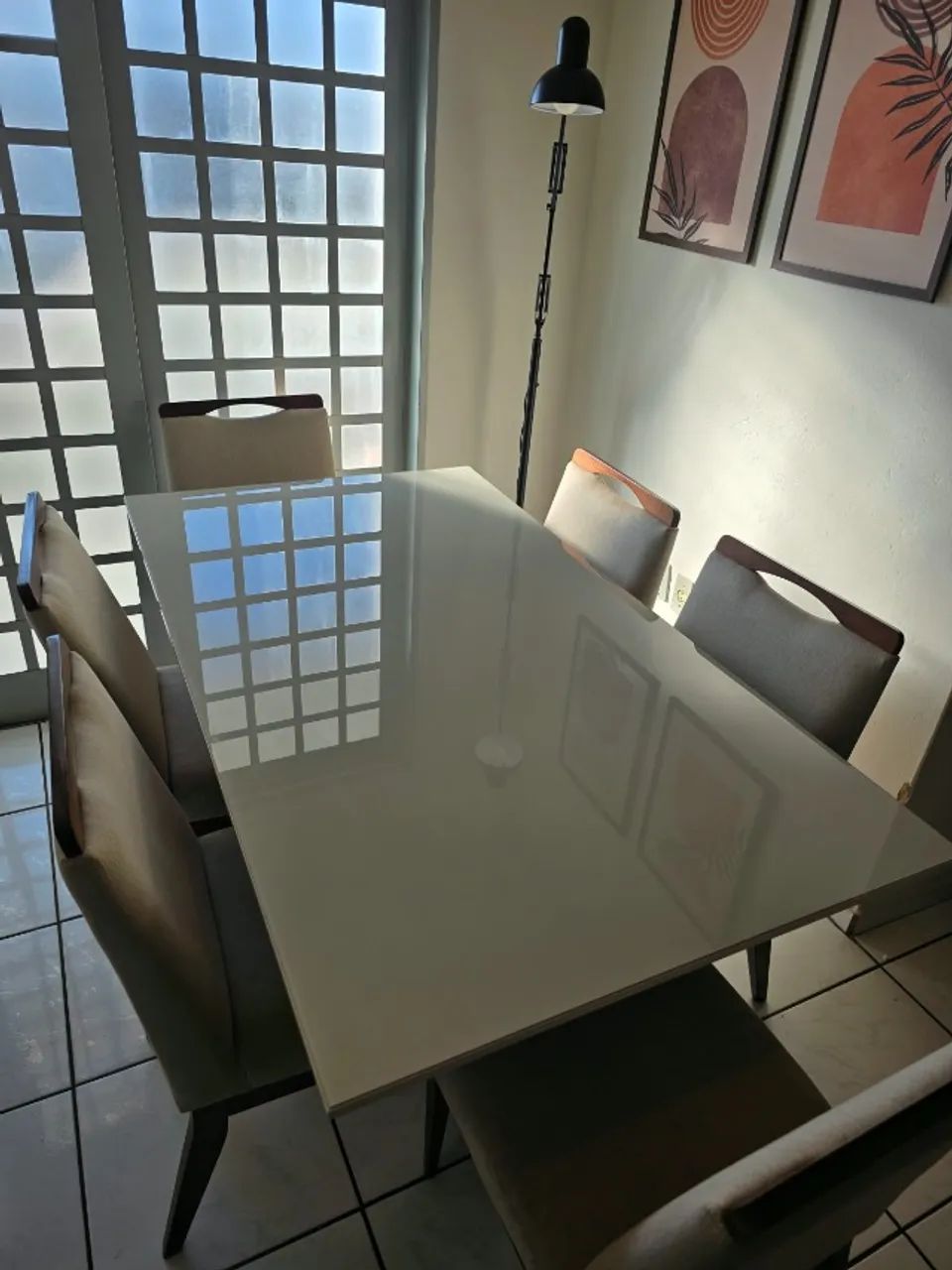 Mesa de jantar com 6 cadeiras