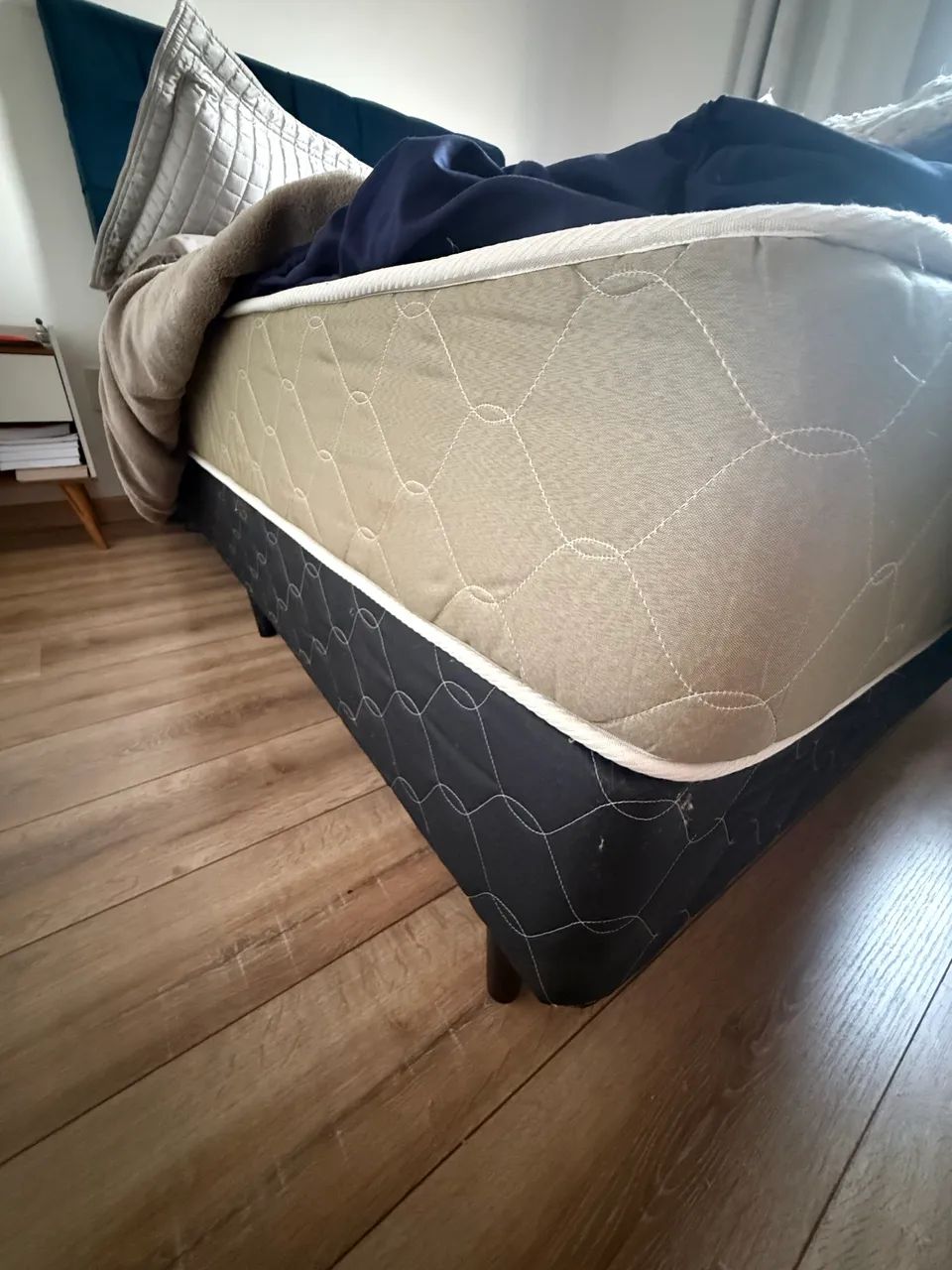 CAMA DE CASAL COM CABECEIRA E COLCHÃO  - Foto 4