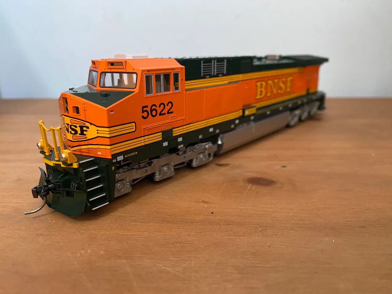Locomotiva Kato Ac4400CW BNSF HO