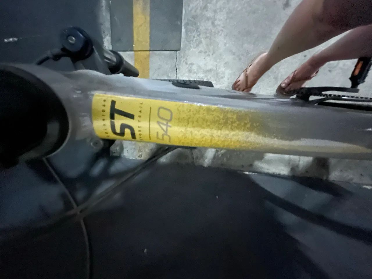 Bicicleta praticamente nova - Foto 4