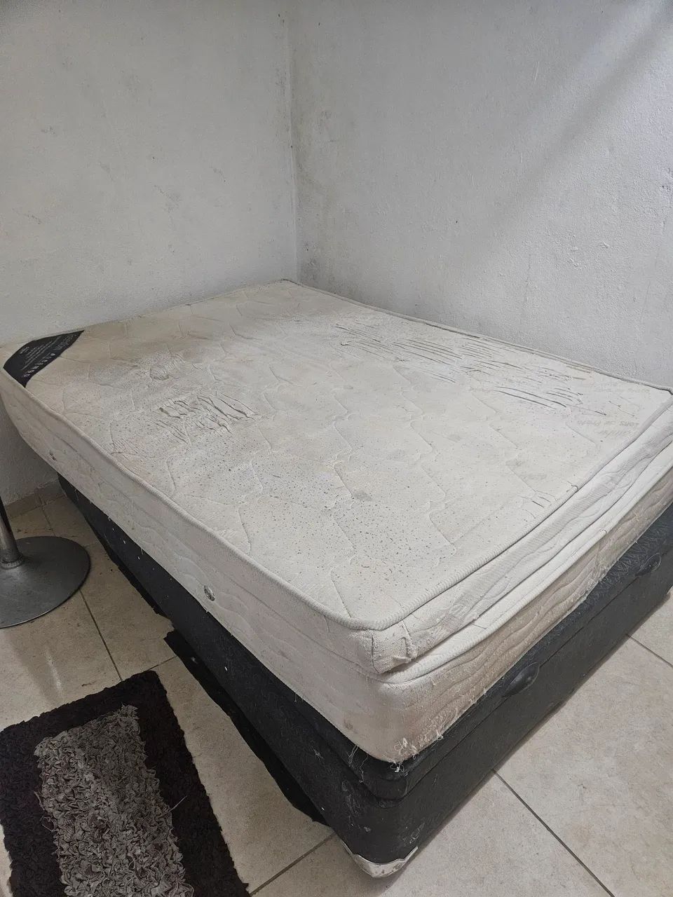Cama de caja para matrimonio con colchón