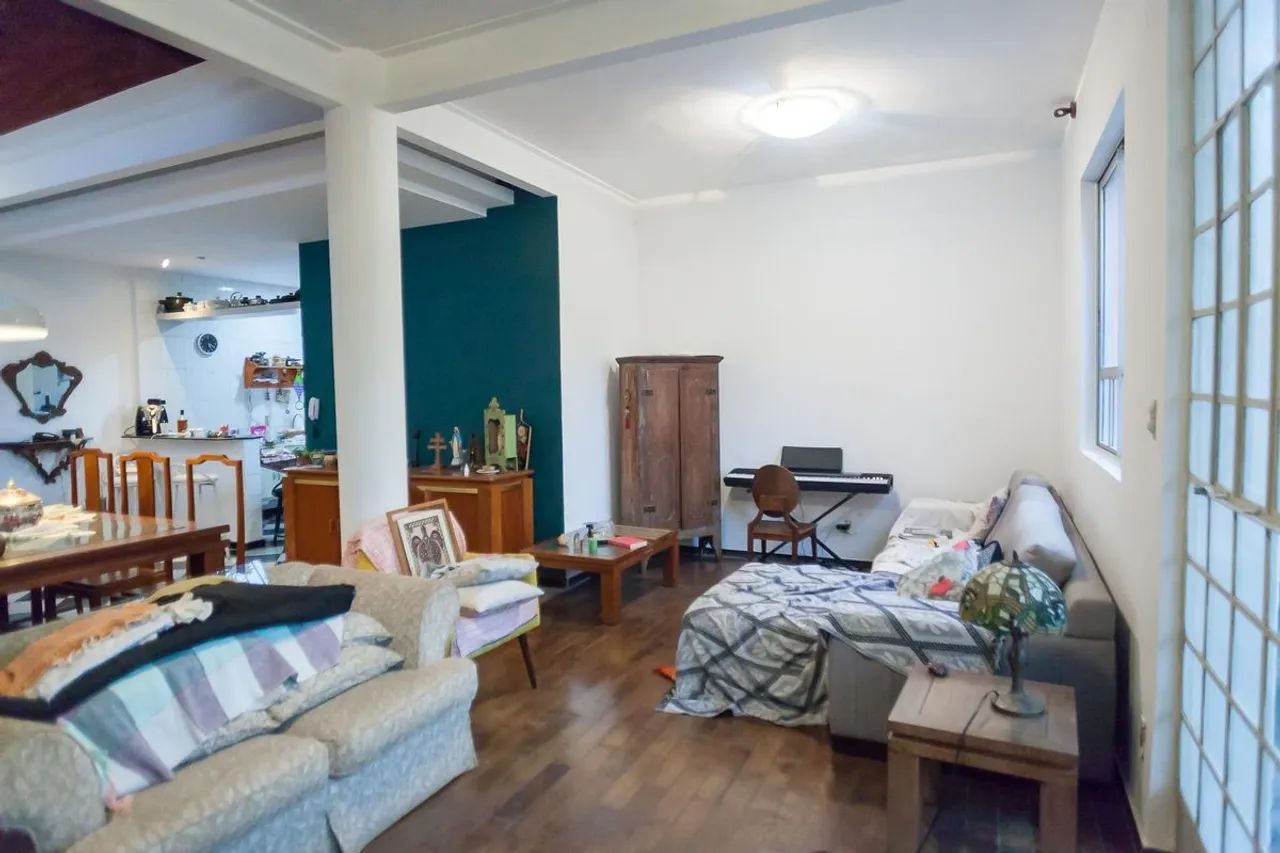Casa à Venda - Floresta, 5 Quartos, 245 m2