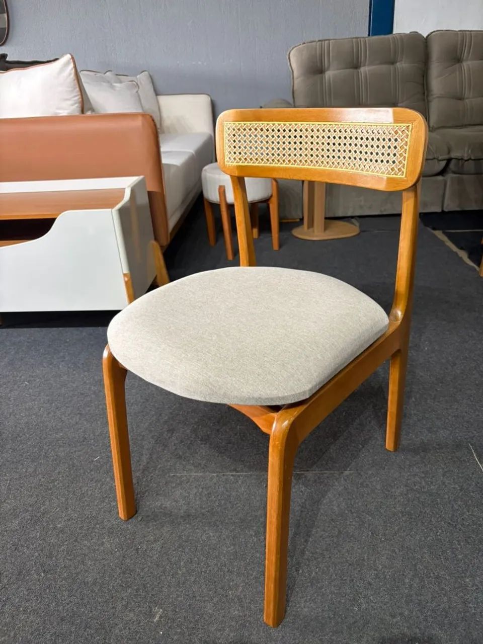 Mesa de Jantar retangular 1,80×90 com 6 cadeiras Nova a pronta entrega  - Foto 3