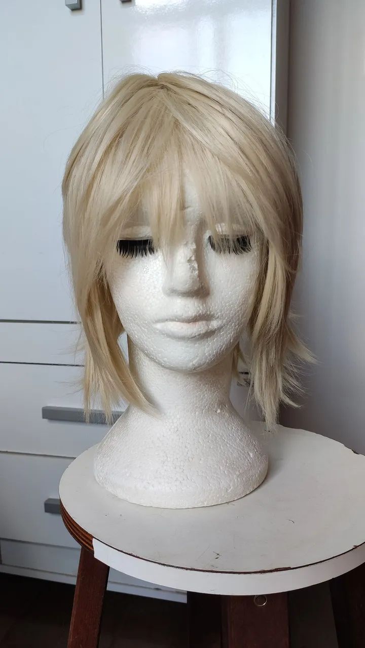 Peruca Loira curta - ideal para cosplays de alta qualidade! 