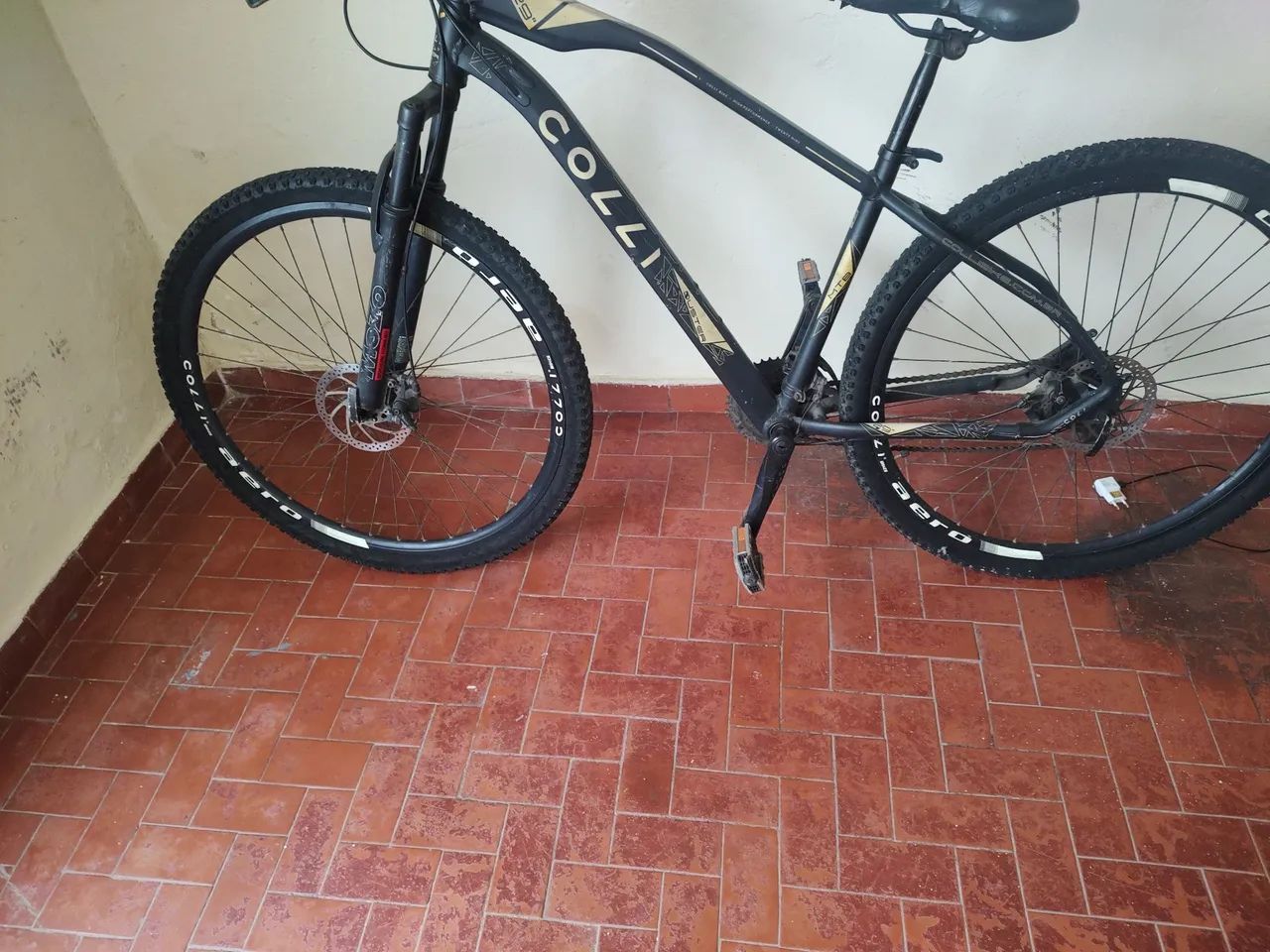 Vende -se uma bike aro 29 super zerada valor 500 - Foto 4