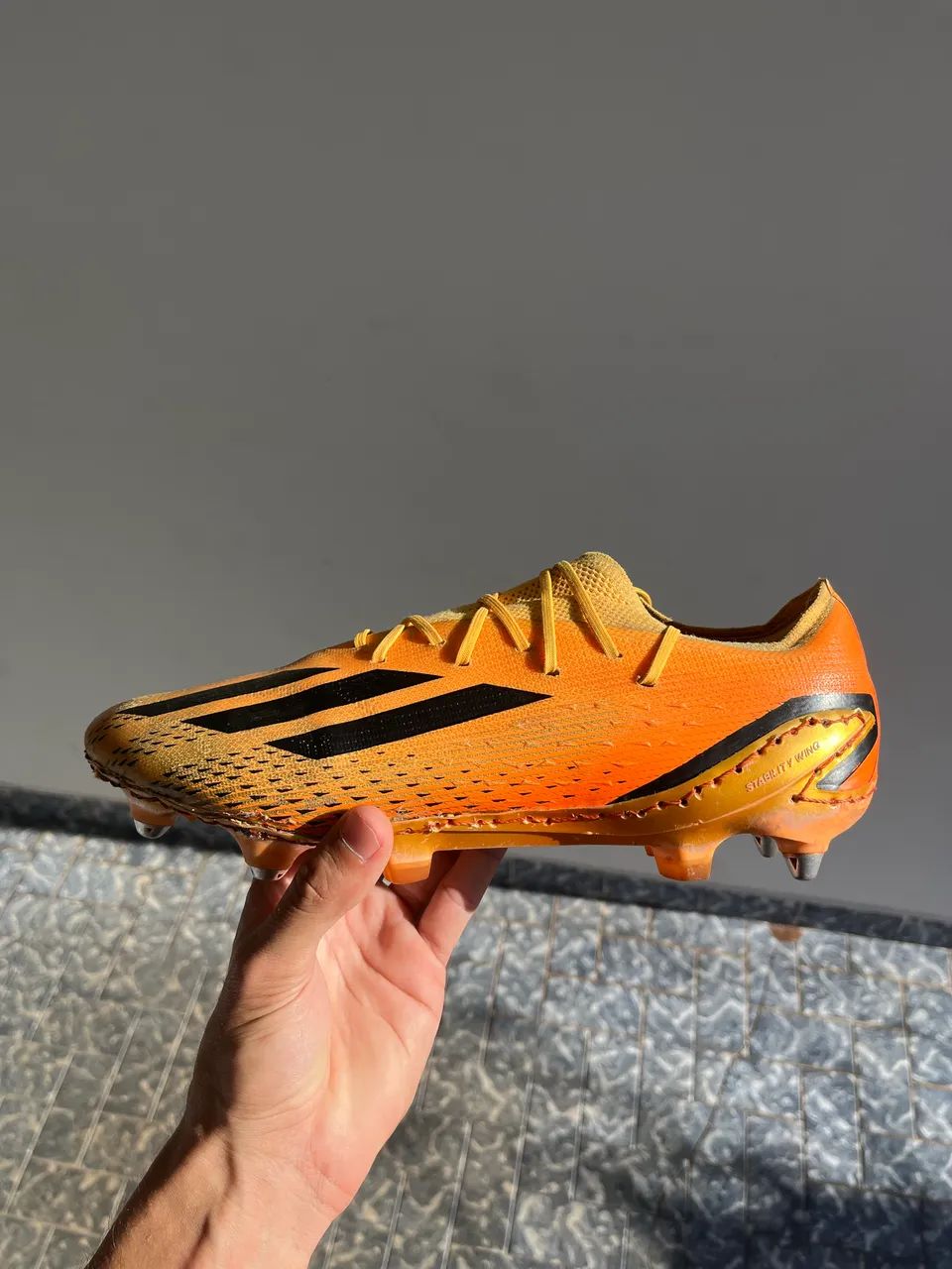 Chuteira adidas x trava mista