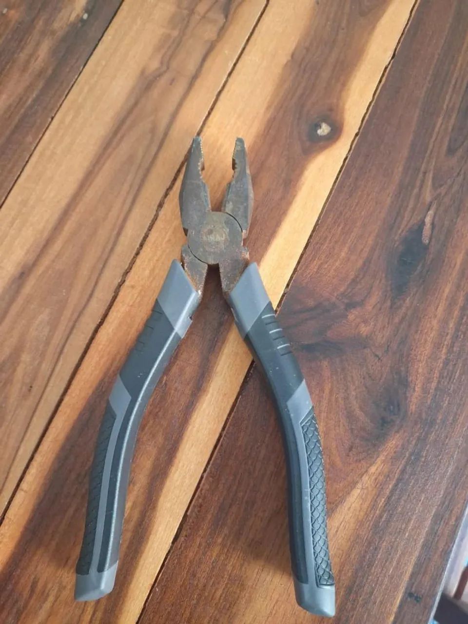 Tweezers