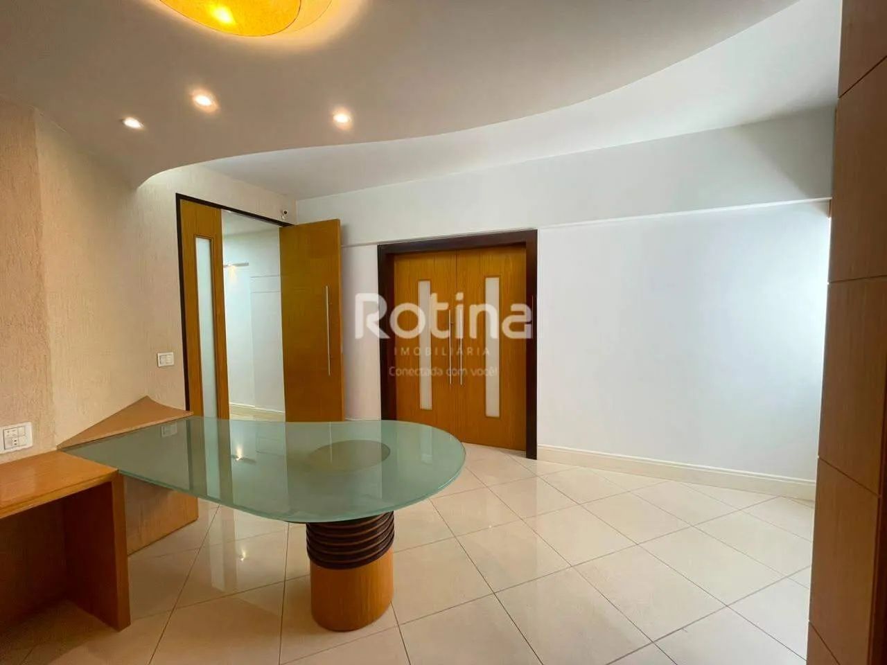 Sala comercial à venda no Centro de Uberlândia com 30 m² - Foto 2