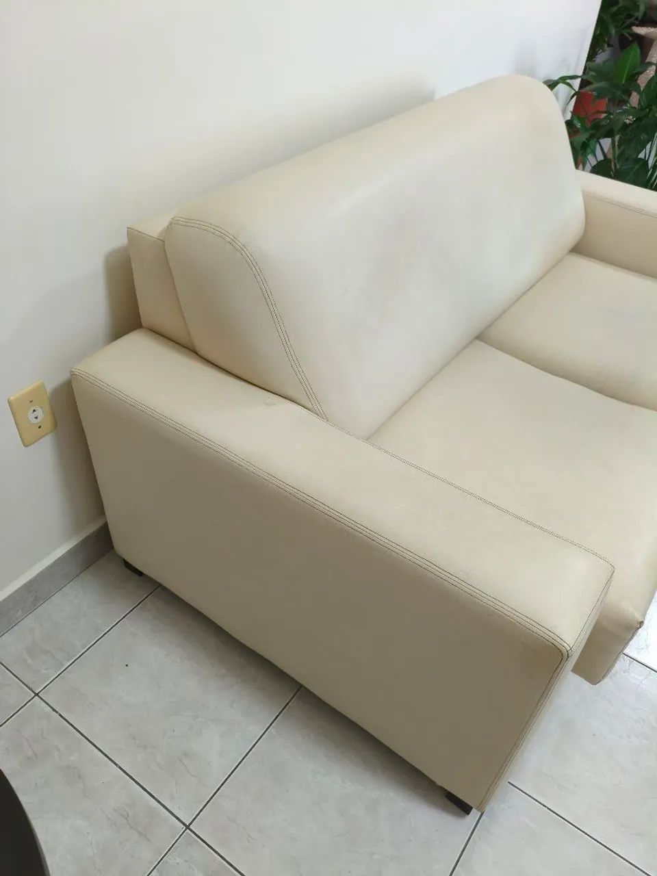 Sofá de couro retrátil 2 lugares - Foto 3