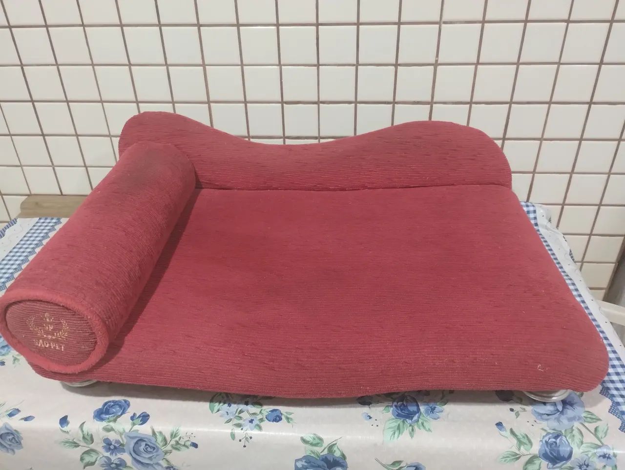 Cama pet semi nova