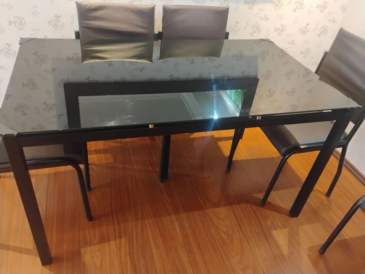 Mesa 6 lugares com tampo de vidro  - Foto 4