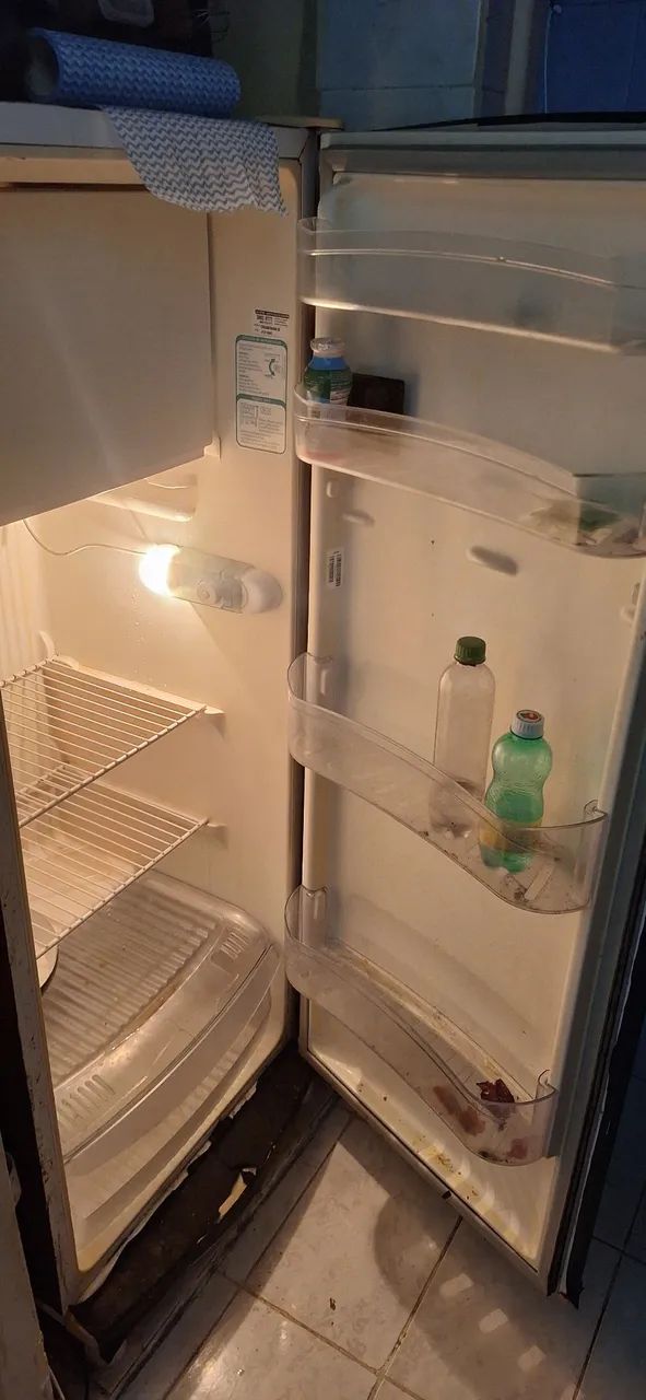 Máquina de lavar e geladeira - precisando conserto. - Foto 3