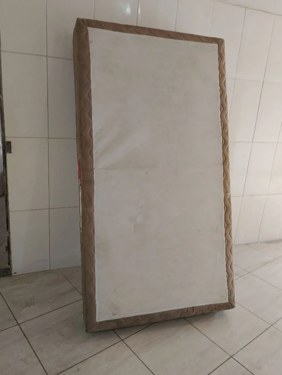 Cama box viúvo ótimo estado funciona perfeitamente  - Foto 2