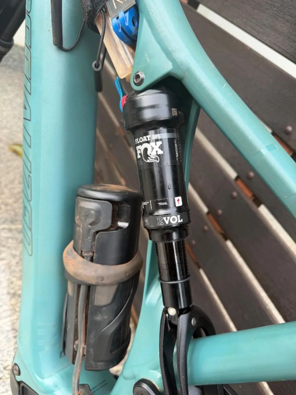 Bicicleta Specialized Turbo Levo SL 1 Alloy com Extensor de Bateria  - Foto 5