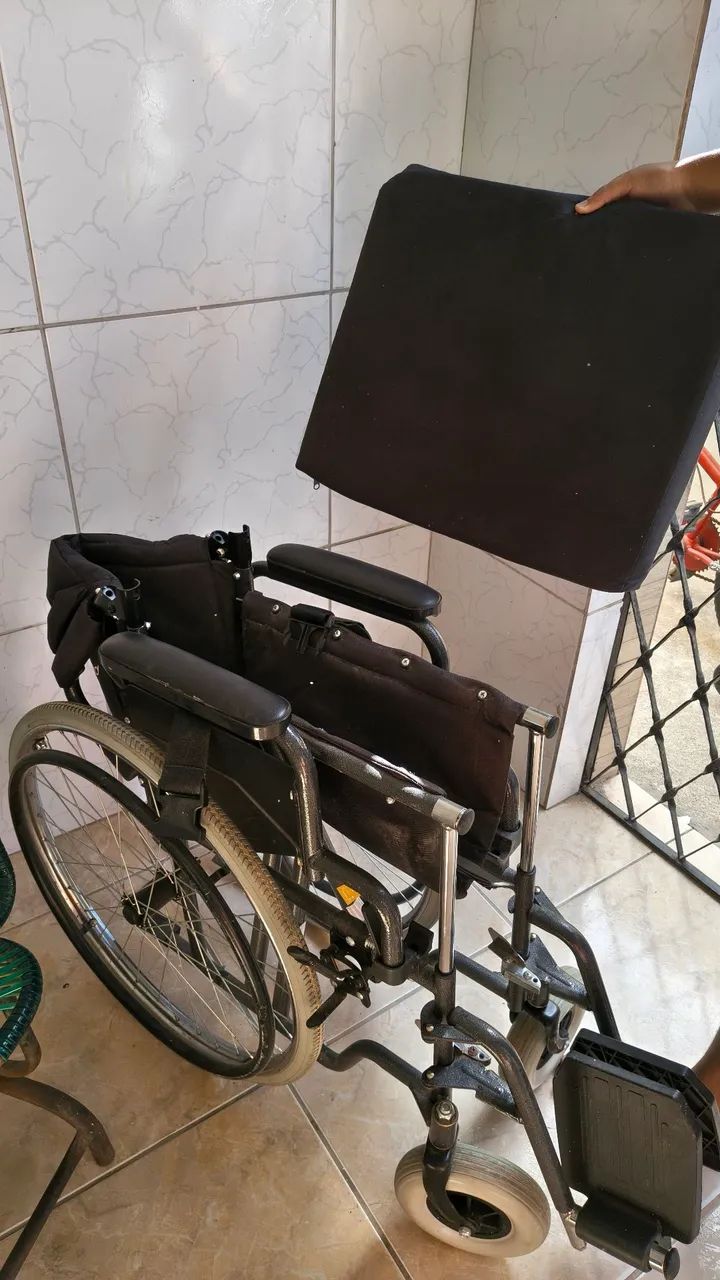 Cadeira de roda super confortável  - Foto 4