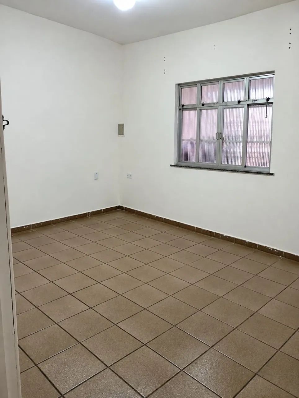ALUGA-SE APTO DE 01 QUARTO AMPLO COM SUÍTE  - Foto 5