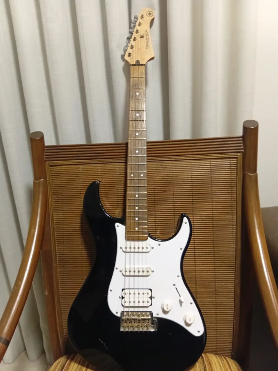 Guitarra Yamaha Pacific 012 - Foto 3
