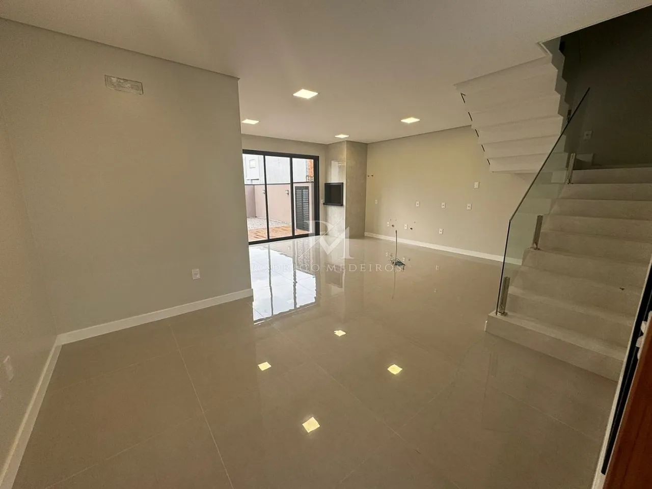 Casa com 3 quartos em condomínio com lazer e acabamento de alto padrão - Foto 3