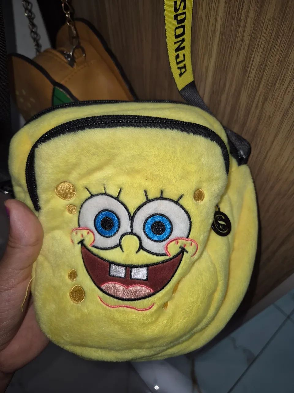 Bolsa do bob esponja da Cacau Show 