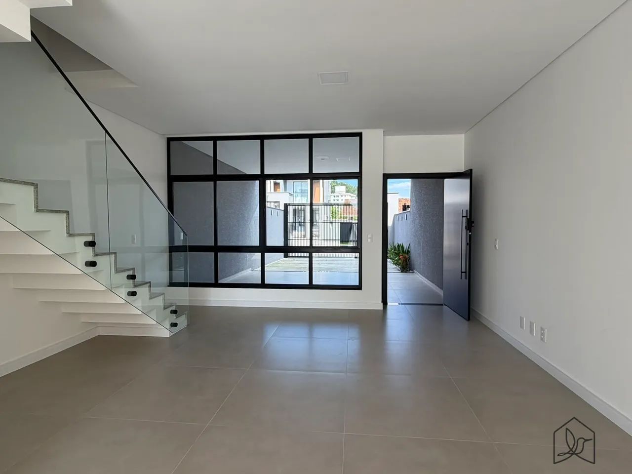 Casa no Santo Antônio com 3 suítes e Piscina - Foto 2