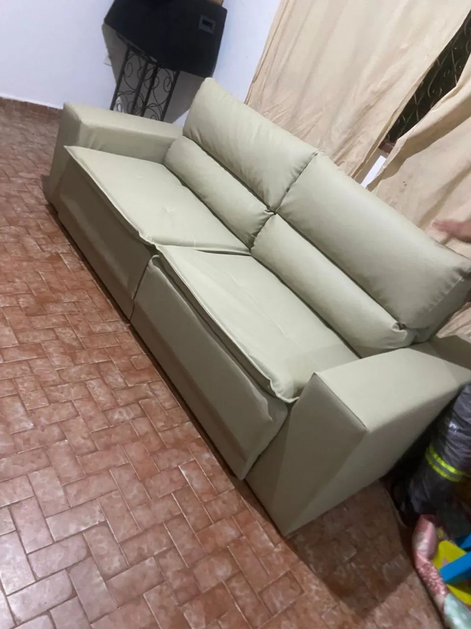 Tapeçaria reforma de sofá  - Foto 3