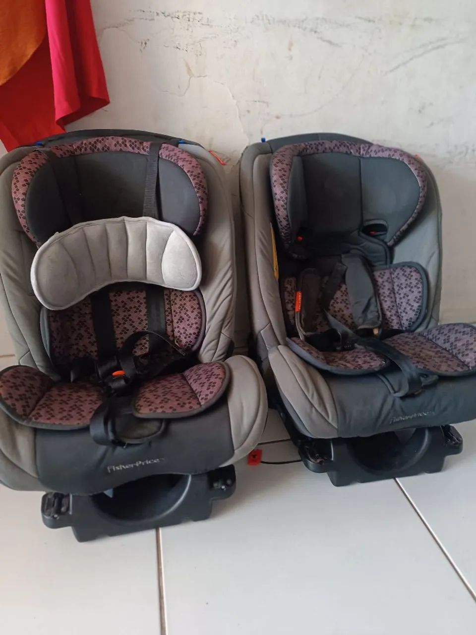 Duas Cadeiras Automotivas