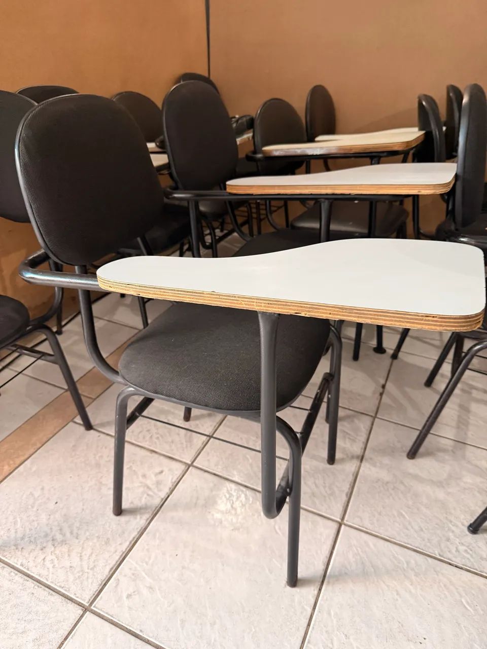 Cadeiras universitárias 