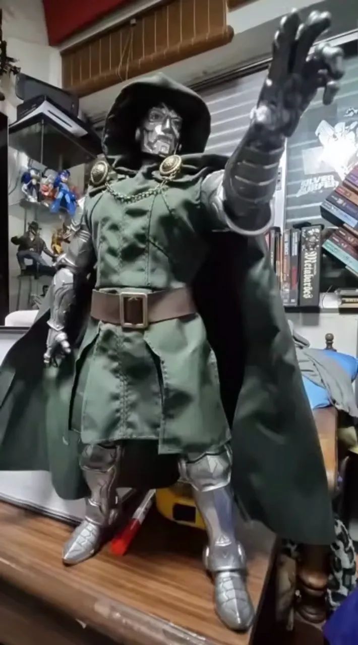 Action Figure 1/6 dr Doom