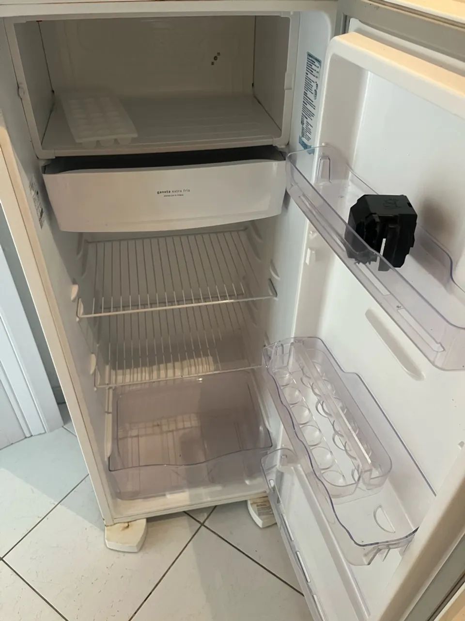 Geladeira conservada para reparo  - Foto 3