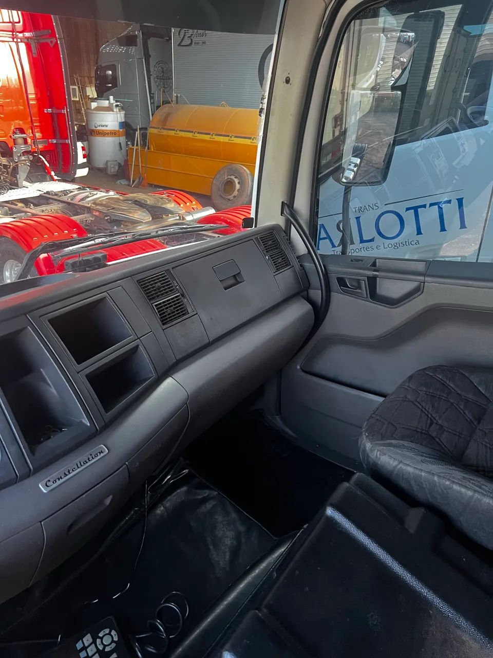 VW 19.330 4x2 CONSTELLATION  - Foto 9