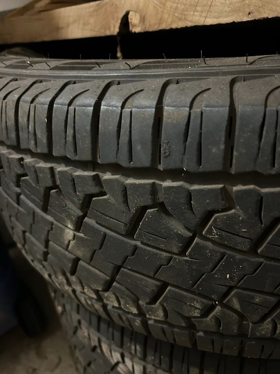 pneus PIRELLI novos para camionete aro 17 - Foto 5