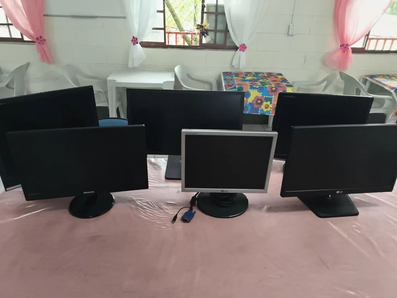 Lote com 5 monitores 