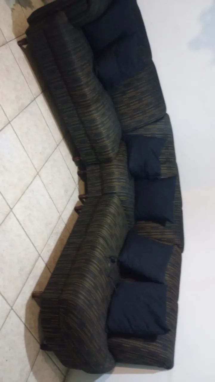 Vendo sofá,bom estado ,dou as almofadas . - Foto 4