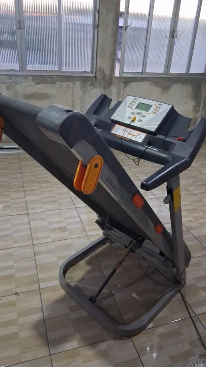 ESTEIRA ATHLETIC ADVANCED 520EE - Foto 2