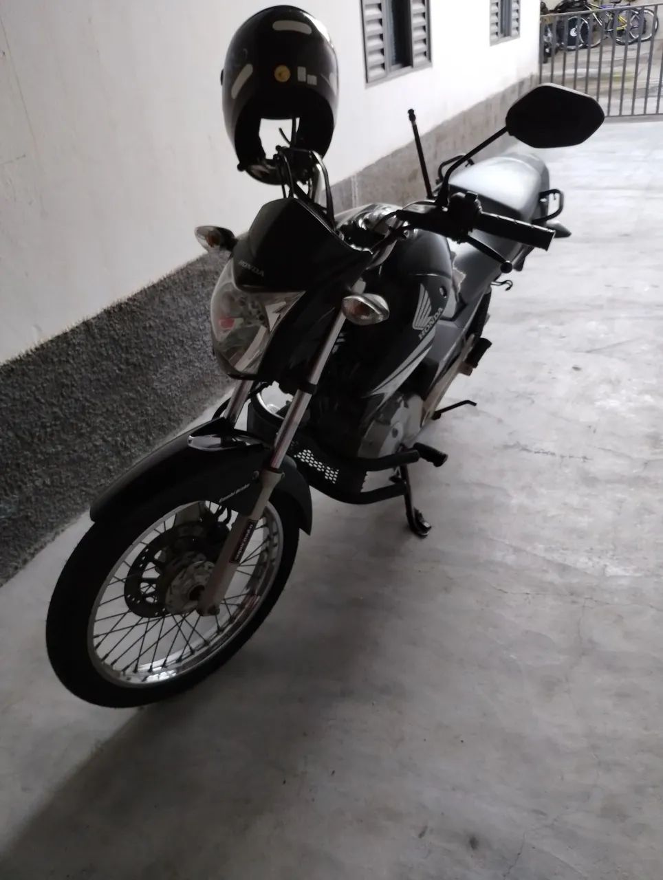 Vendo Titan em ótimo estado 