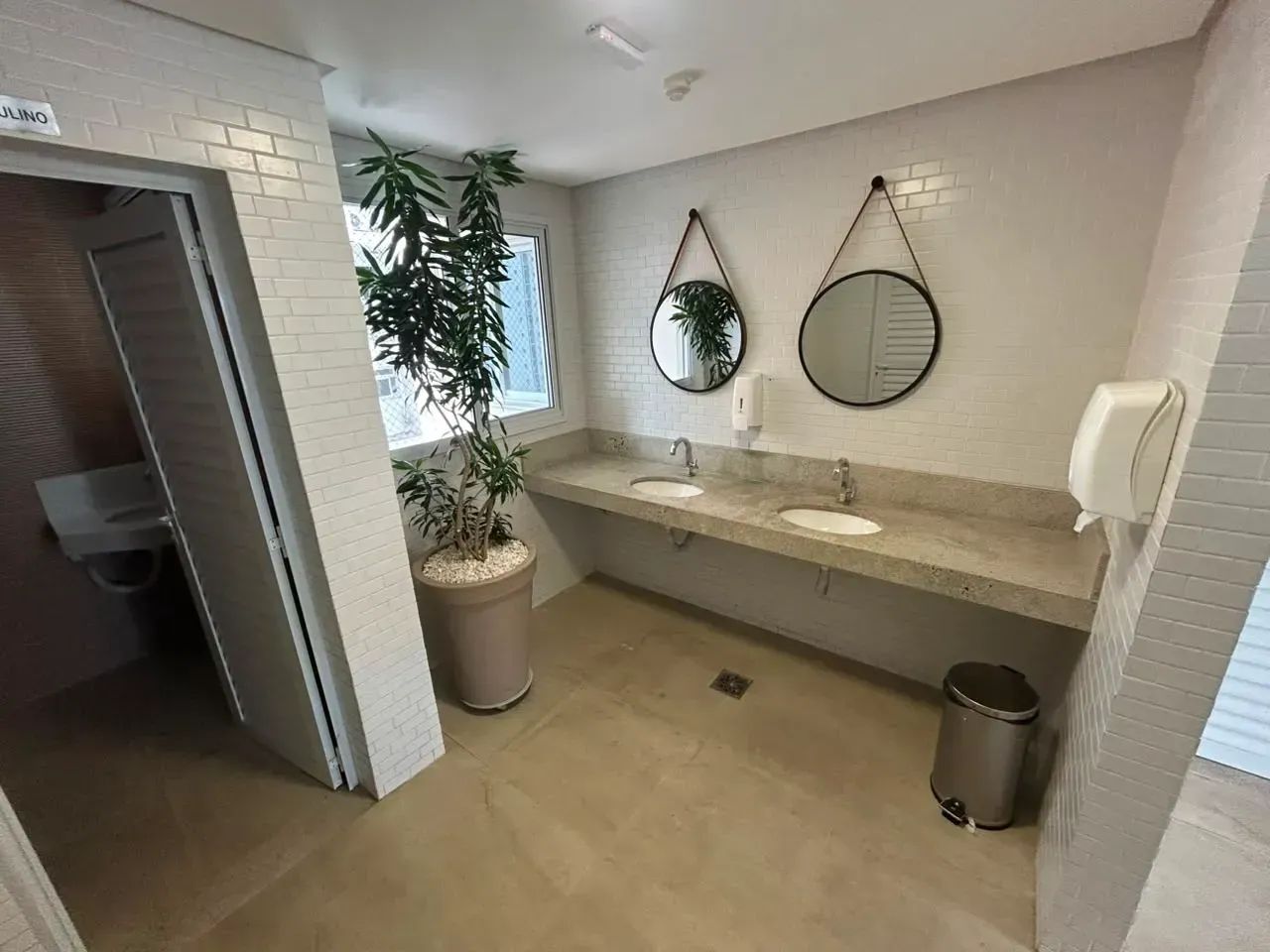 APARTAMENTO TODO DECORADO E MONTADO PRÓXIMO AO SHOPPING PRAIA DA COSTA