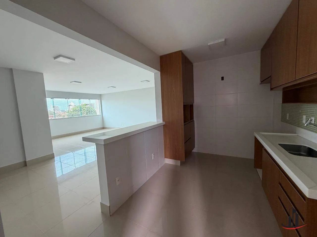 Apartamento com 3 quartos sendo uma suíte, 113 m2 de área útil, bem ao lado do clube Uirap - Foto 4