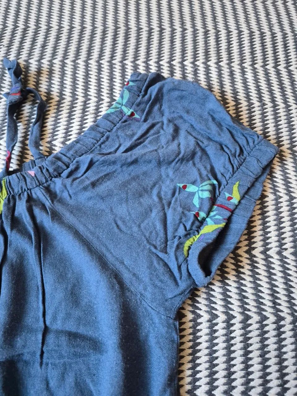 Macaquinho em viscose estampada - Foto 3