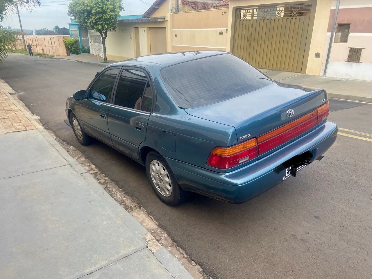 Toyota Corolla LE 1.8 1995