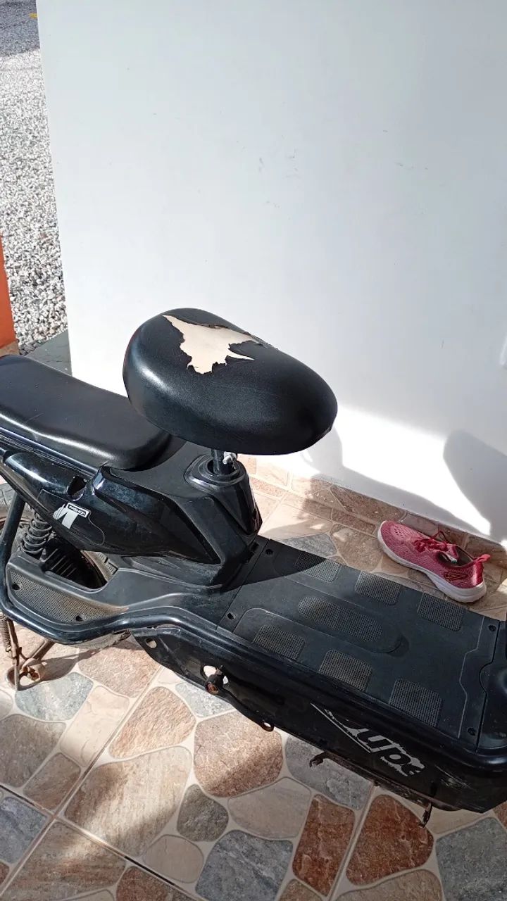 Vendo scooter eletrica em bom estado funcionando  - Foto 5